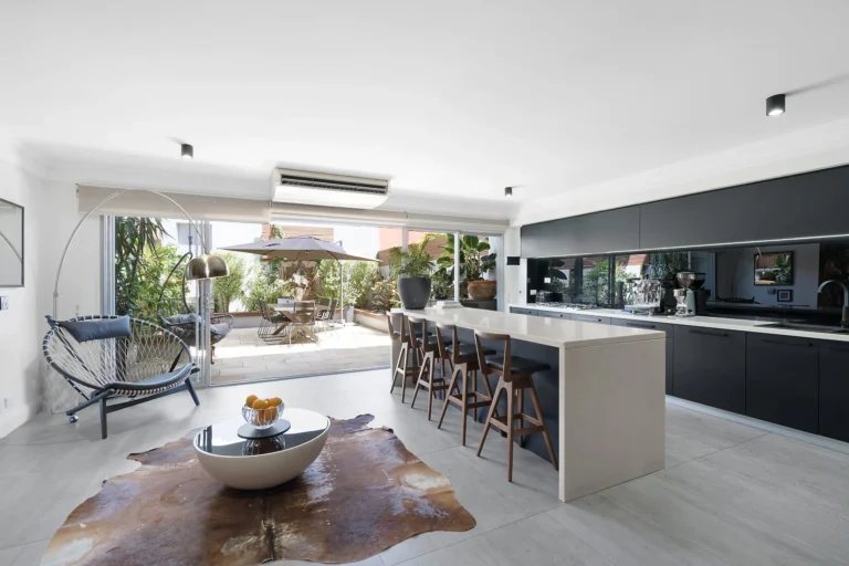 Original40776175-scaled